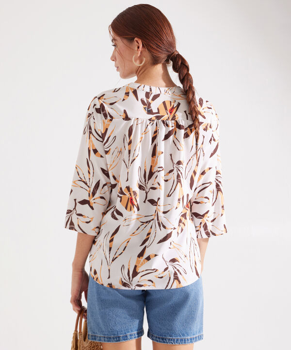 Blusa Escotada con Estampado Floral