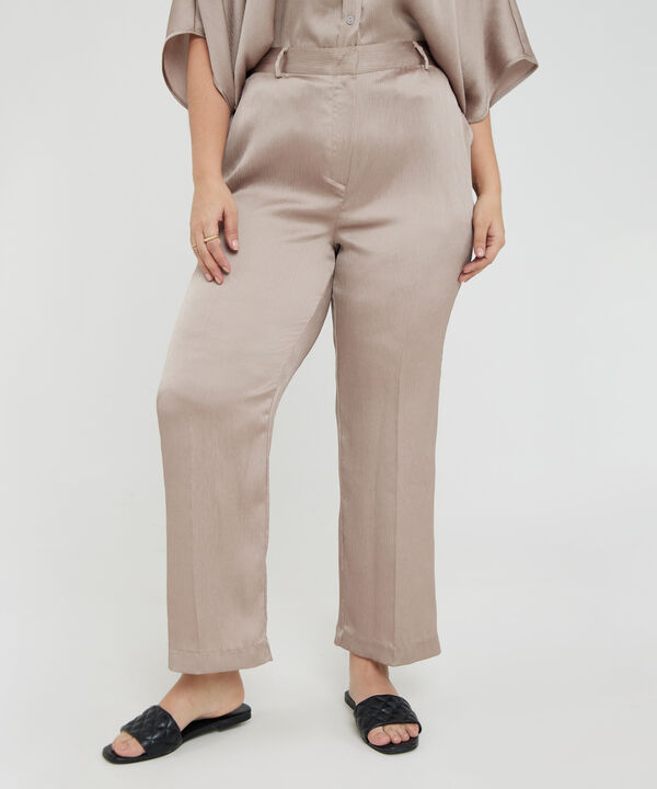 Pantalon Recto Con Quiebre En Botas Y Pretina Encauchada image number null
