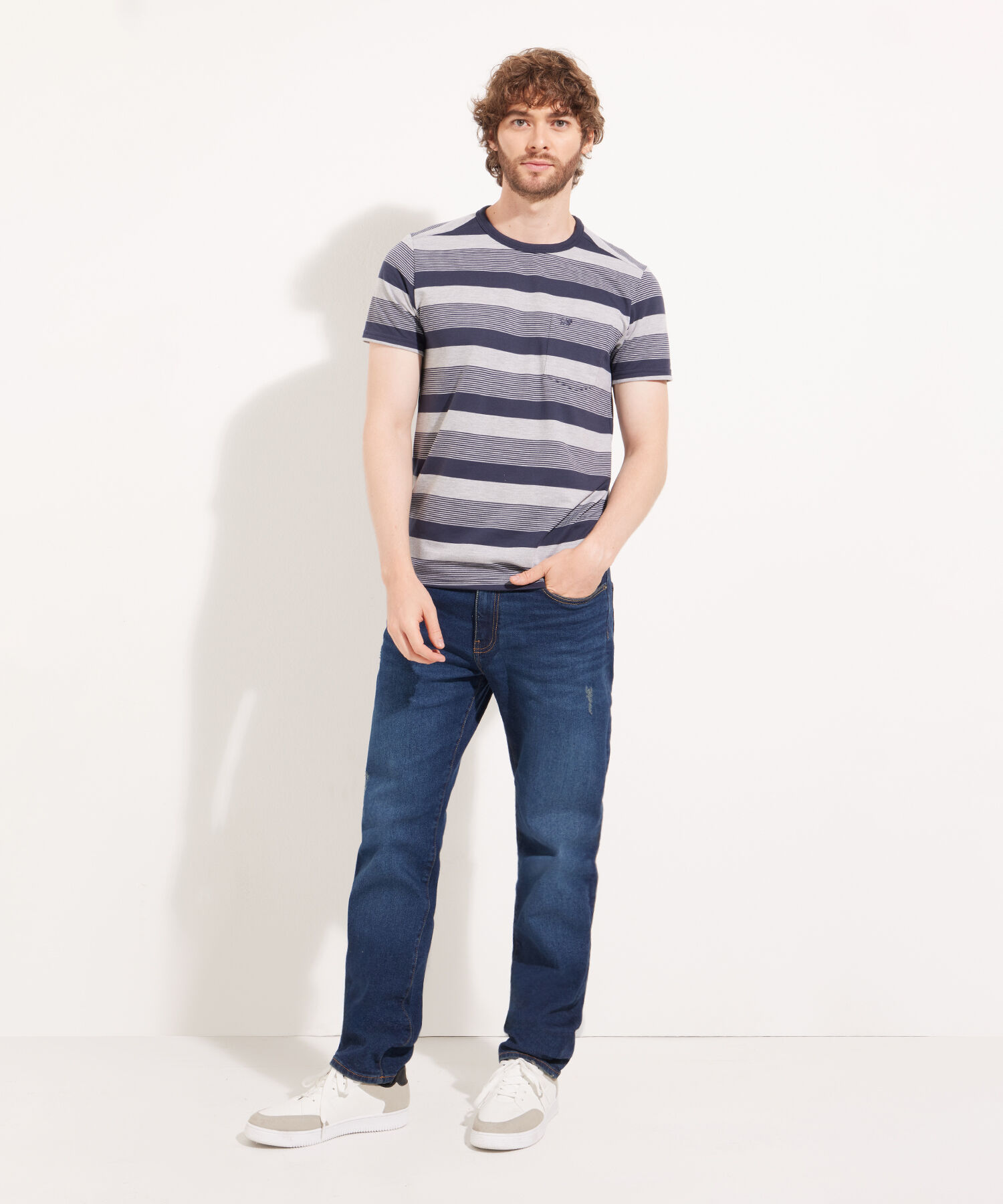 Jean Regular Tapper Tono Azul Oscuro