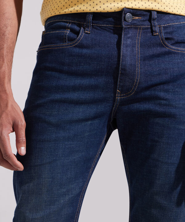 Jean Slim Fit Tono Azul Oscuro