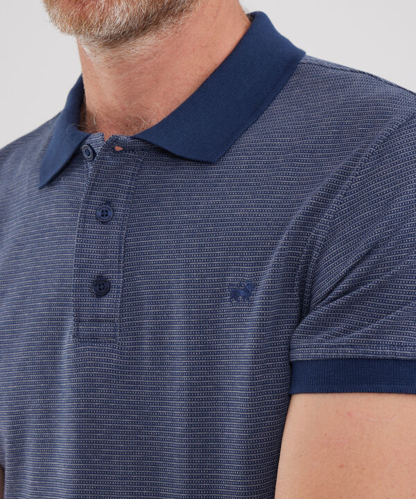 Polo Unicolor Con Textura, Cuello Y Puños Tejidos, Silueta Slim Fit, Lineas image number null