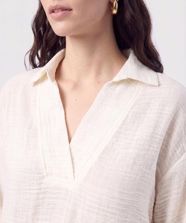 Camisa Escote en V con Cuello Para Mujer