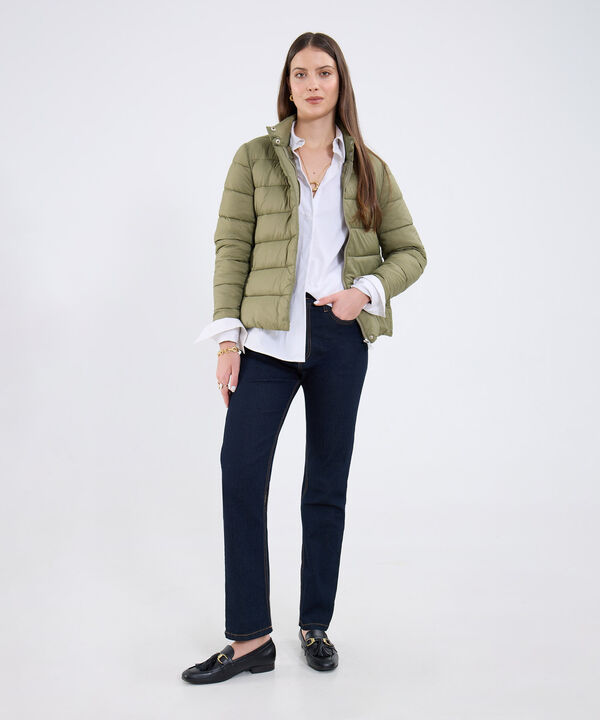 Chaqueta Acolchada Cuello Alto image number null