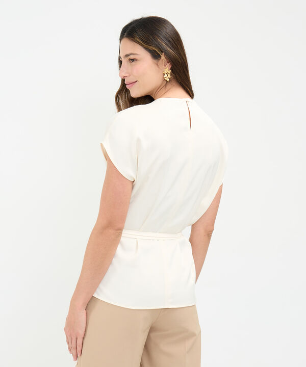 Blusa con Cinturón