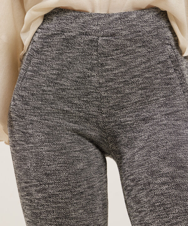 Leggins  Textura Con Ribetes En Frente Y Simulación Jota, Magia En El Caribe image number null