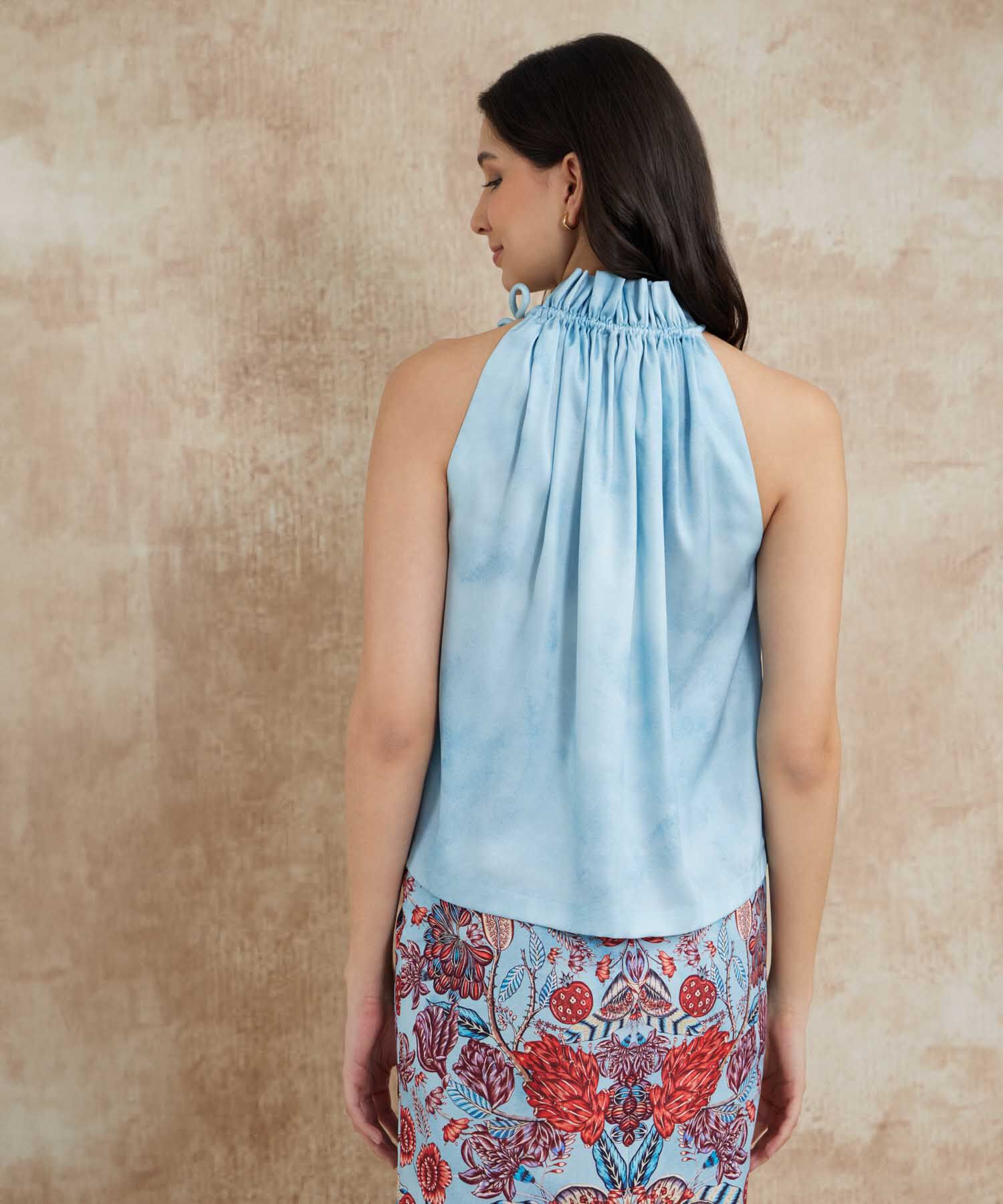 Blusa Con Tunel En Escote  Campaña Beatriz Camacho