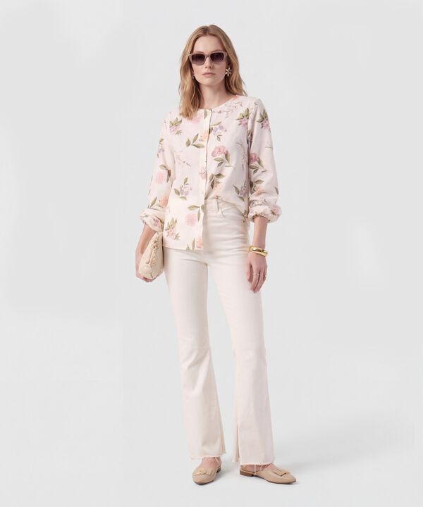 Blusa Cuello Redondo Con Pu&ntilde;os El&aacute;sticos