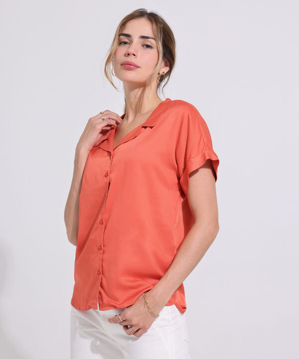 Camisa Unicolor, Manga Corta Con Guardapolvos, Cuello Sport Y Botonadura Azul image number null