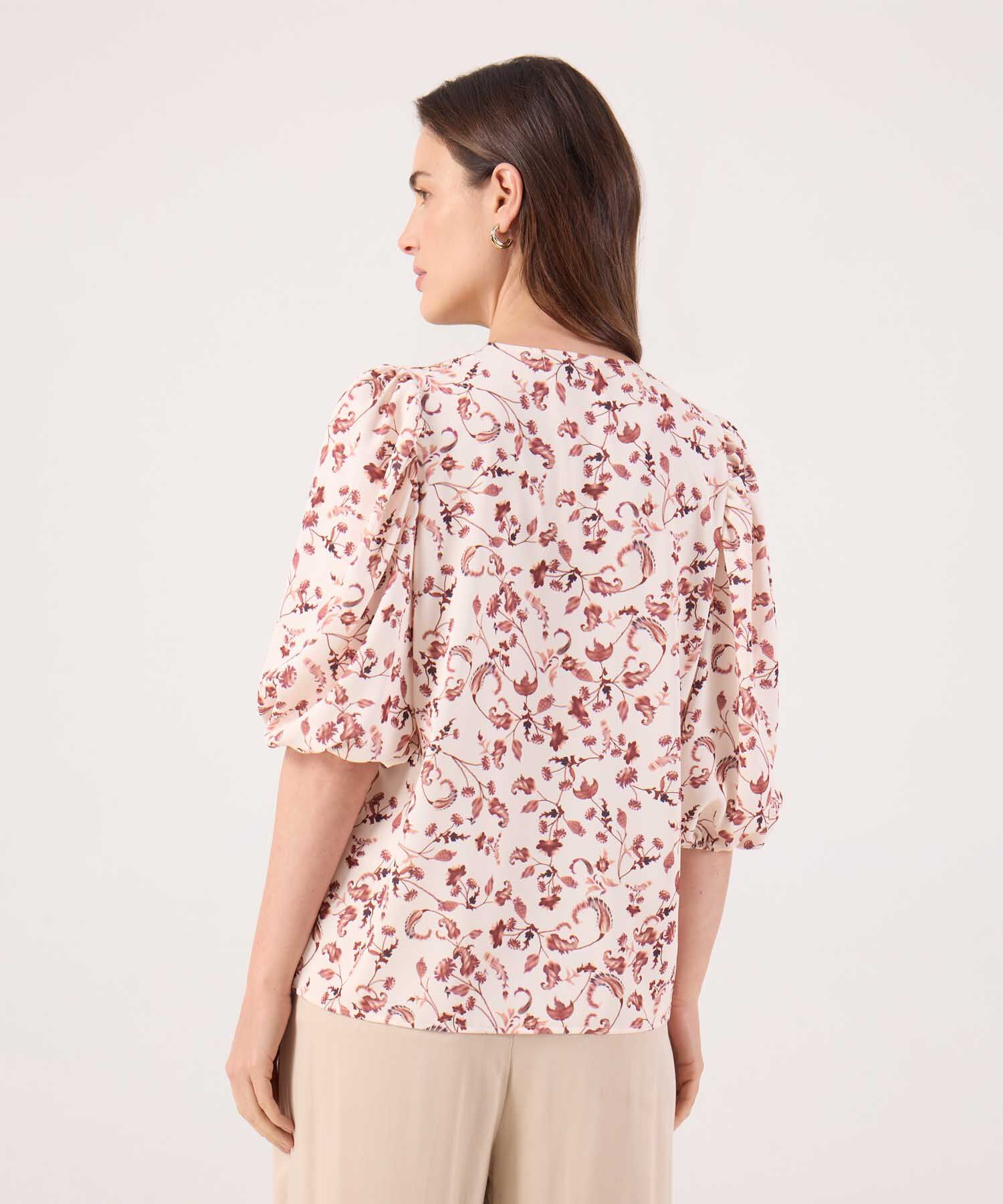 Blusa Con Estampado Y Botonadura 