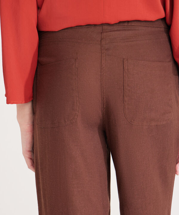 Pantalon Culotte Con Cortes En Frente
