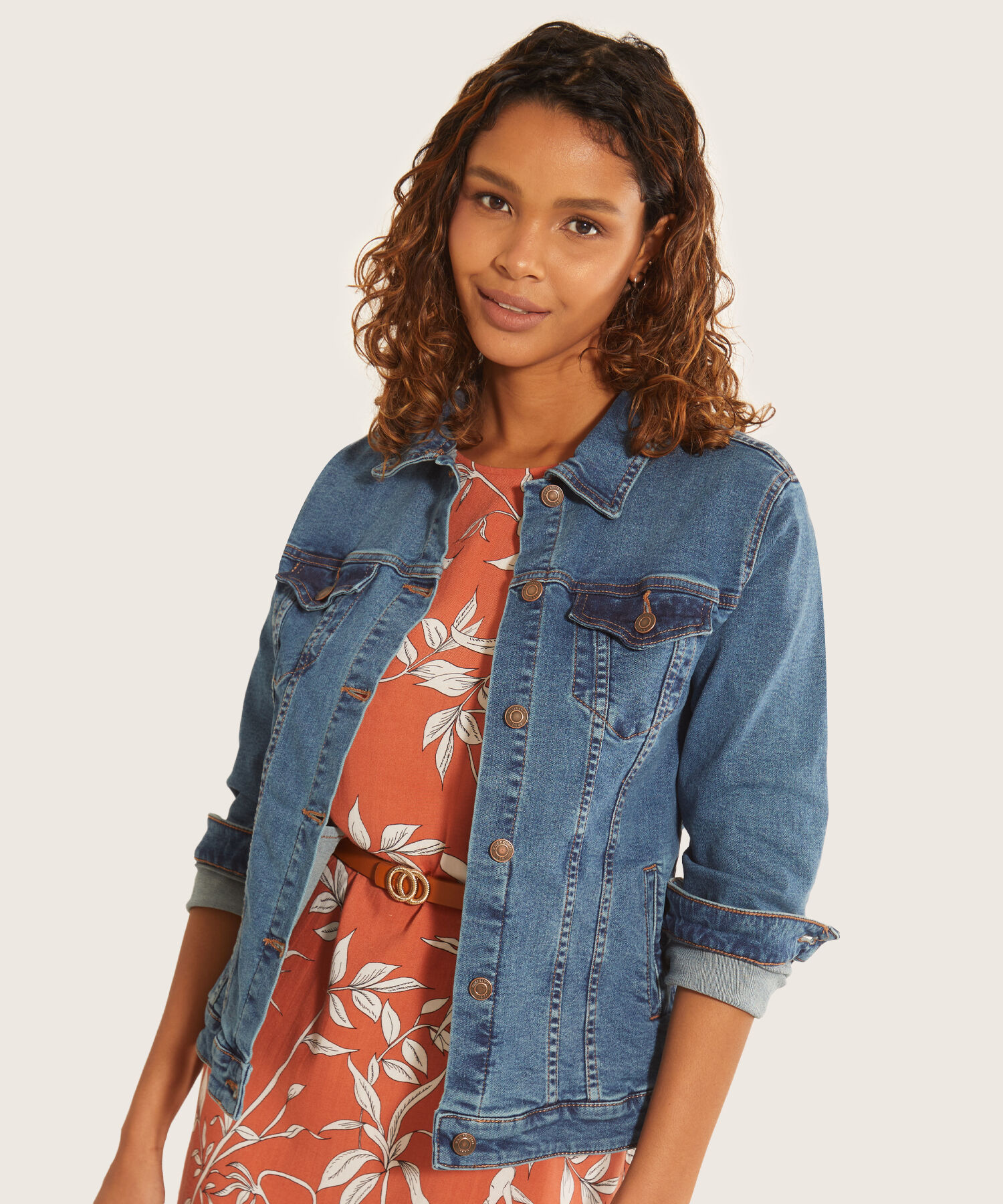 Chaqueta Para Mujer De Diseno Clasico En Denim Compra Online Patprimo