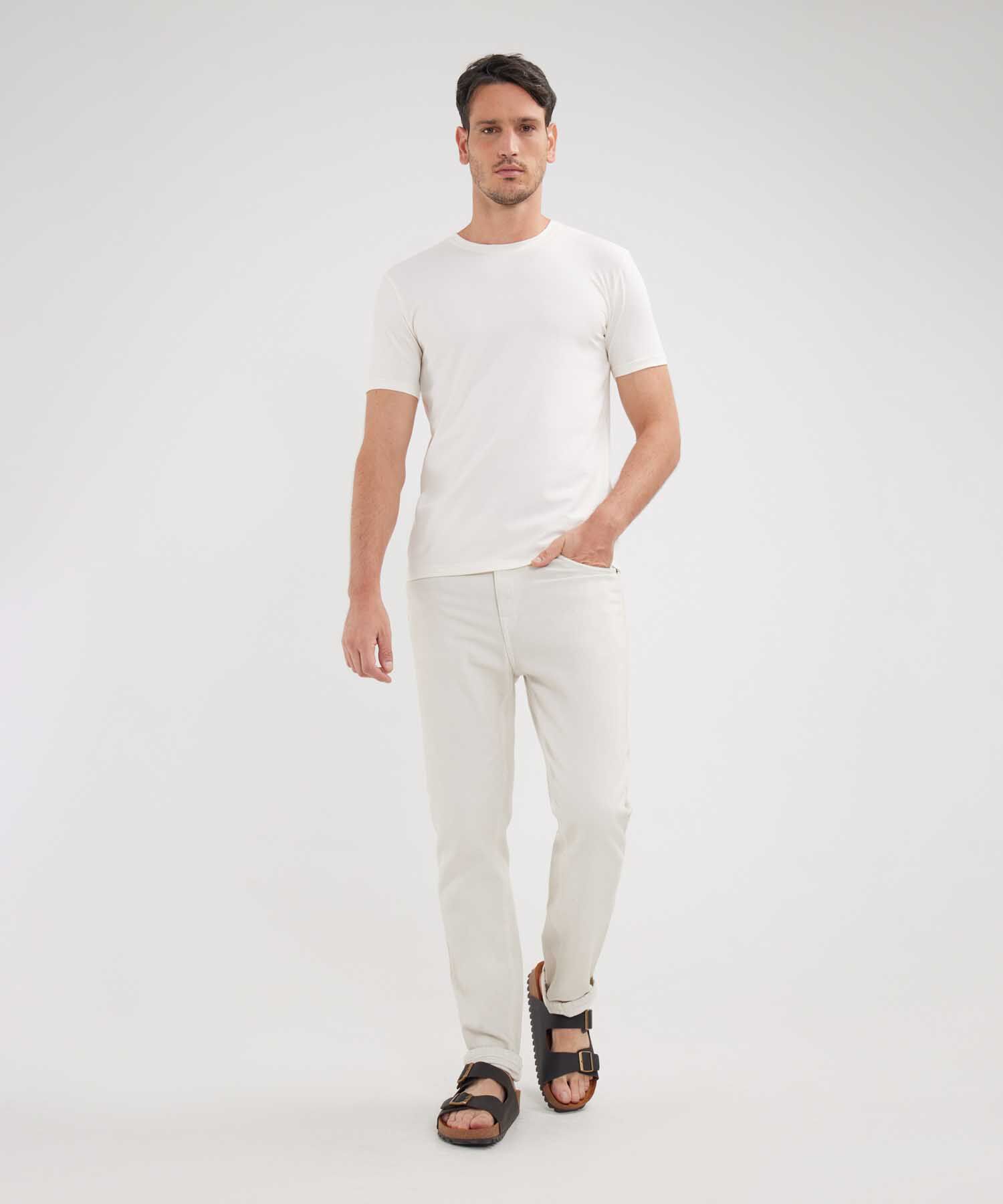 Camiseta Slim Cuello Redodno Manga Corta