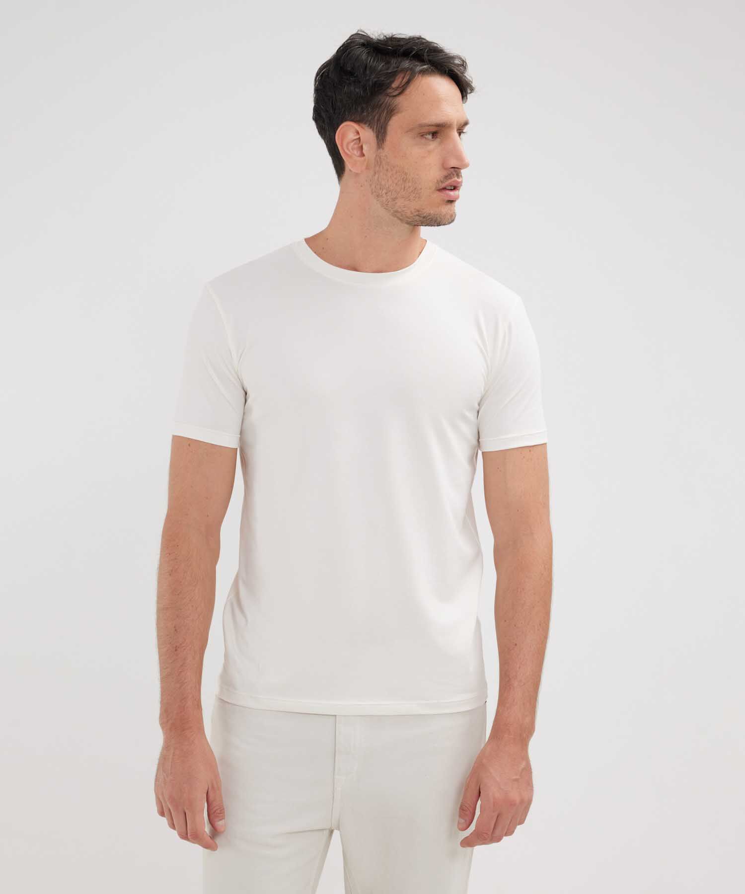 Camiseta Slim Cuello Redodno Manga Corta