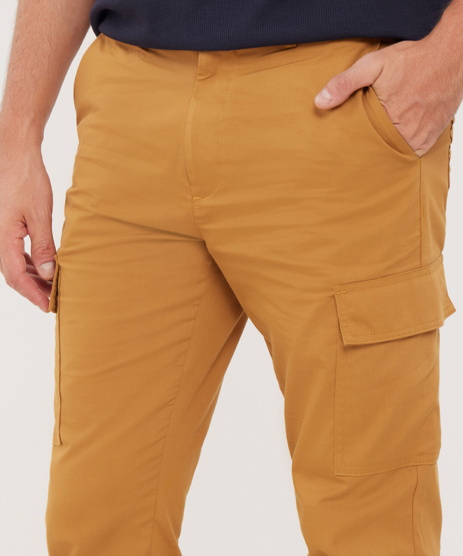 Pantalón Tipo Cargo Unicolor