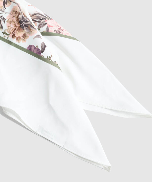Pa&ntilde;oleta Cuadrada Estampada Para Mujer