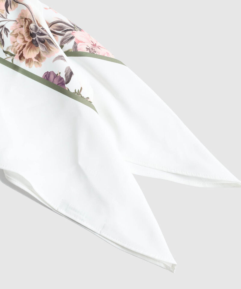 Pa&ntilde;oleta Cuadrada Estampada Para Mujer