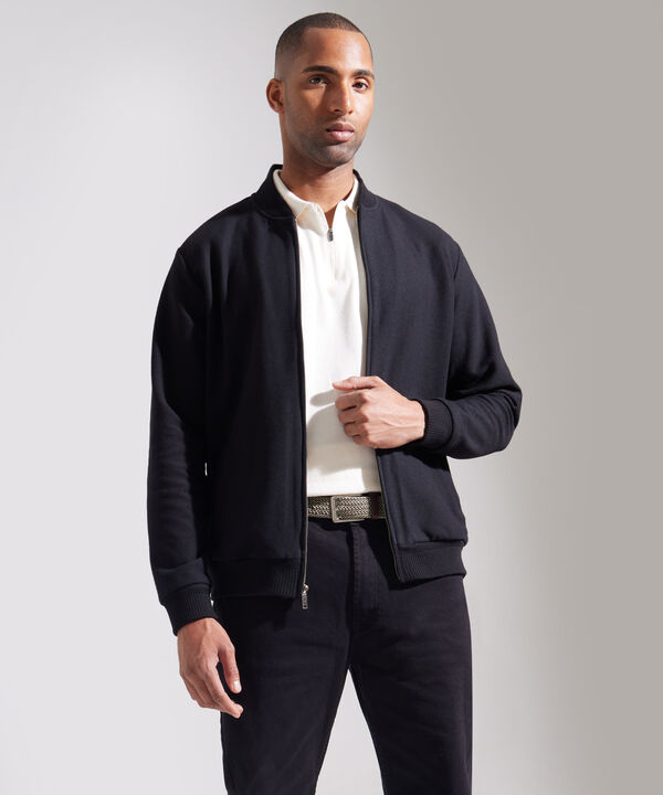 Buzo Bomber Prete&ntilde;ido image number null