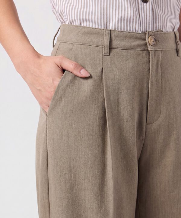 Pantal&oacute;n Sastrero con Pliegues Mujer