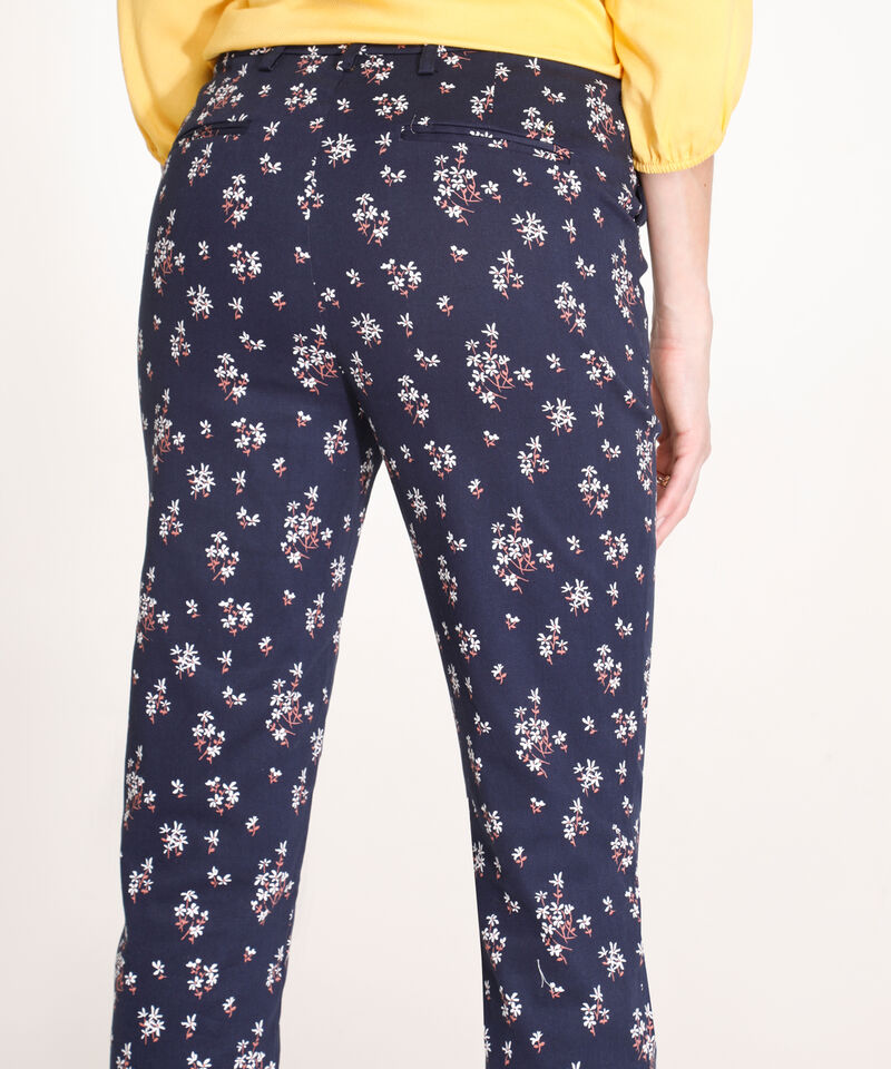 Pantalón Capri Con Bolsillos Laterales