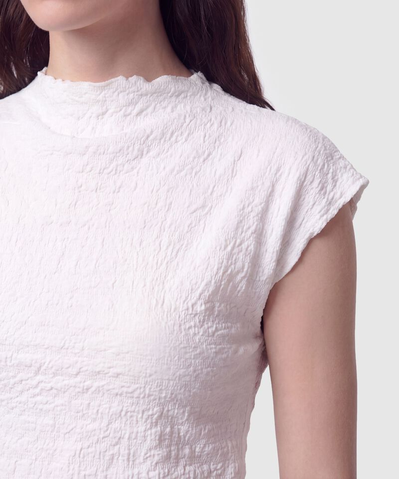 Camiseta Cuello Alto Texturizada Mujer