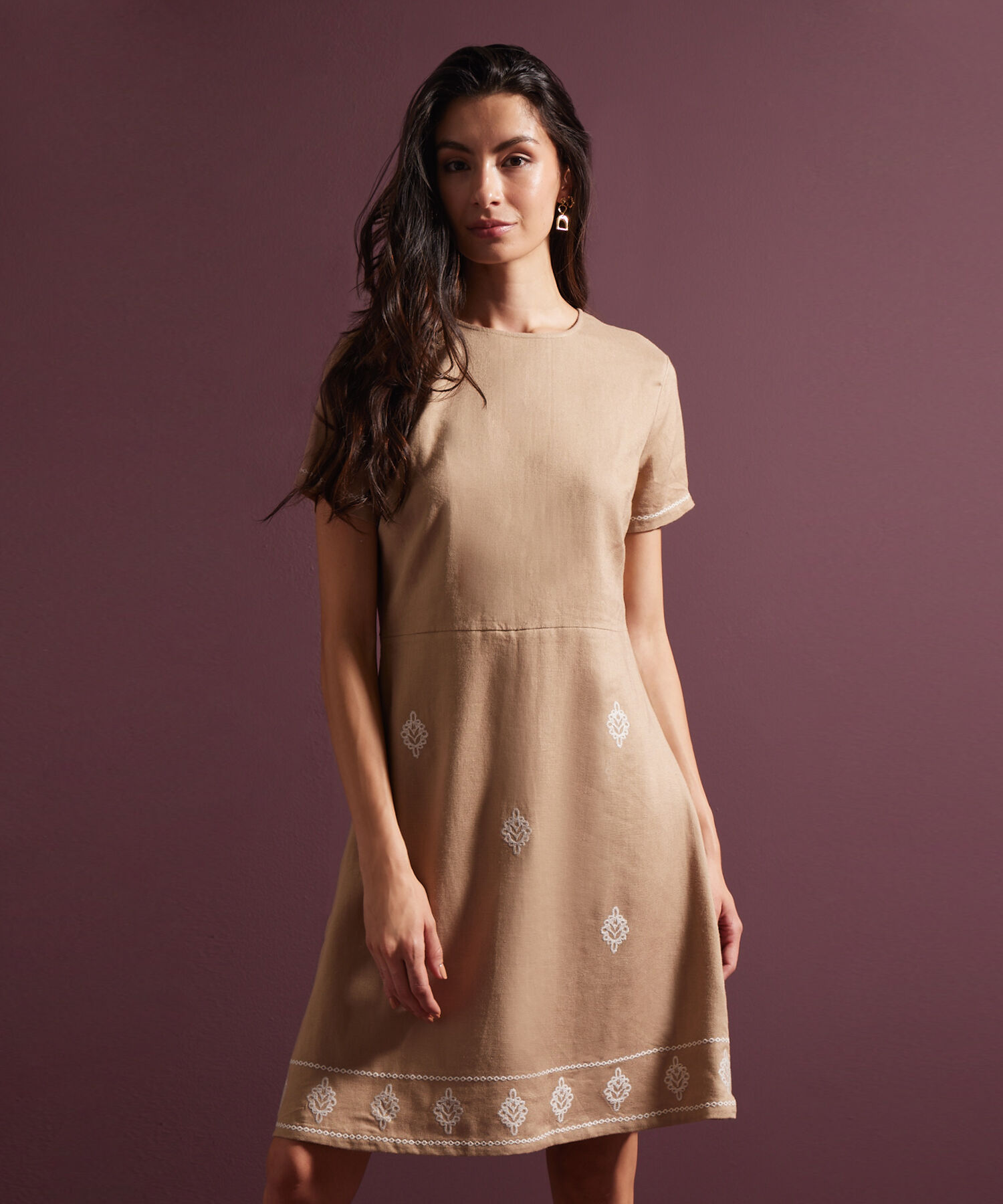 Vestido Manga Corta Bordado