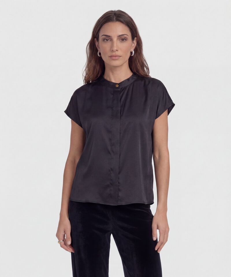 Blusa Unicolor Con Detalle 