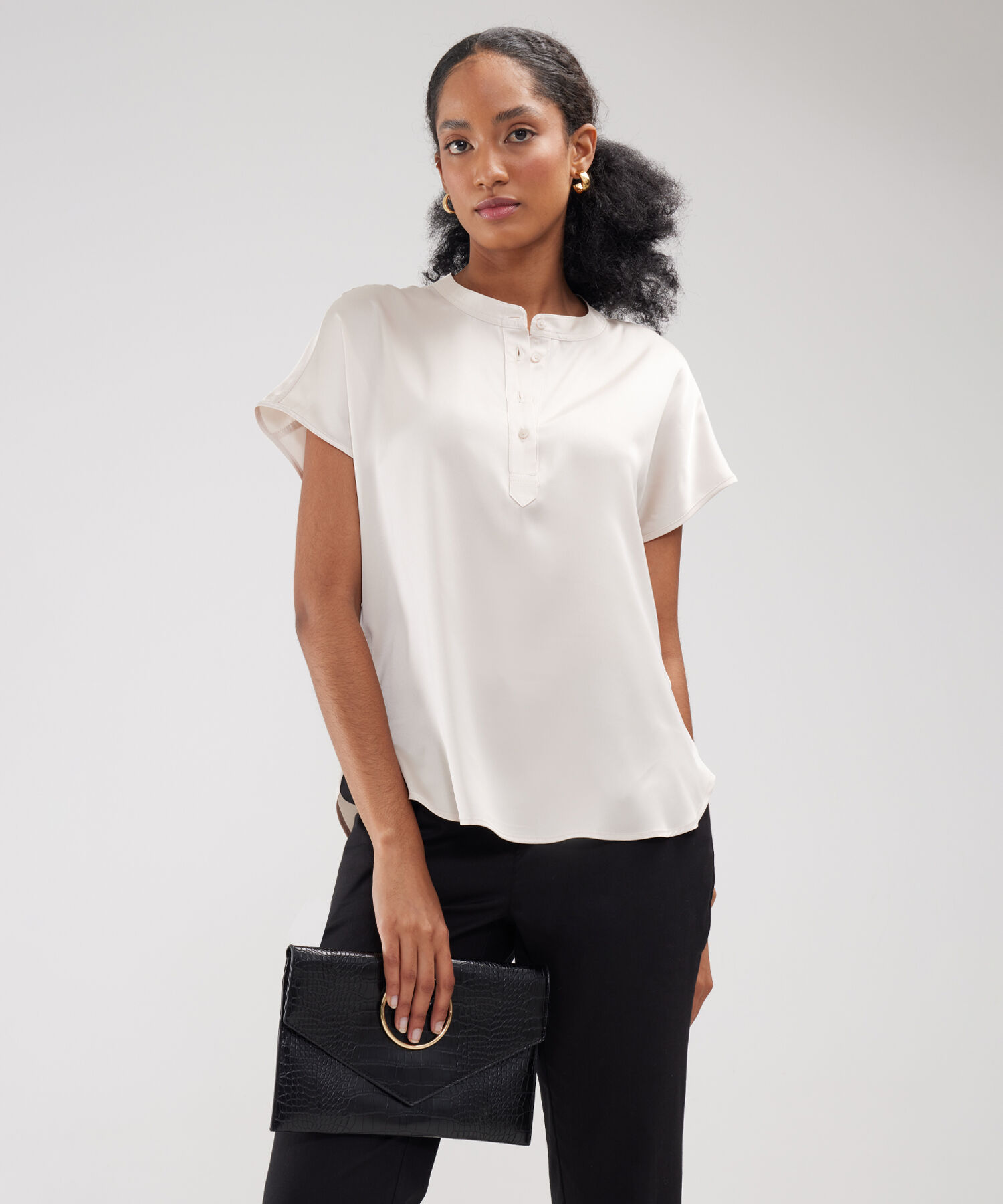 Blusa Unicolor Con Media Pechera