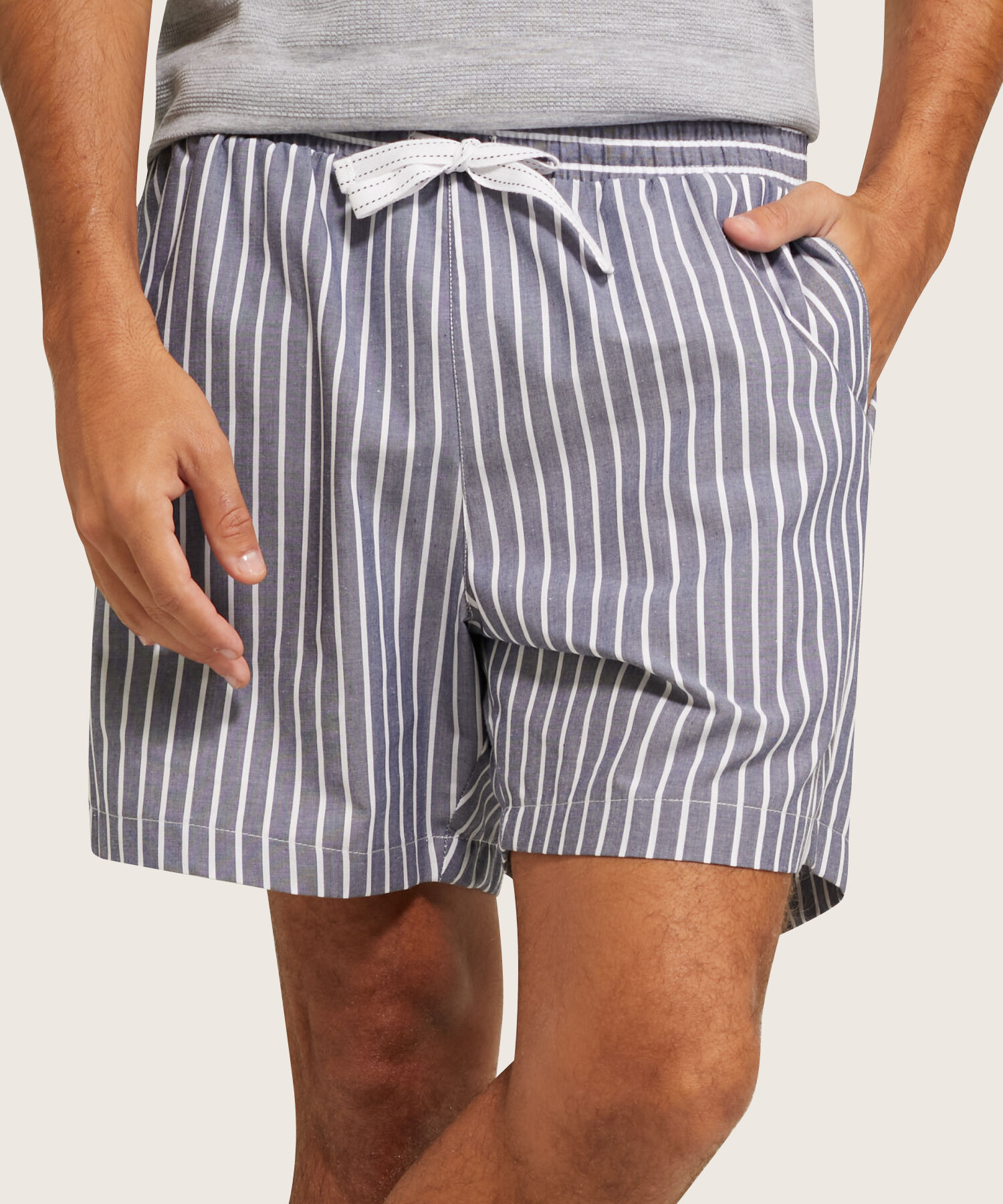 Bermuda Prete&ntilde;ida Rayas Con Bolsillos Laterales Diagonales