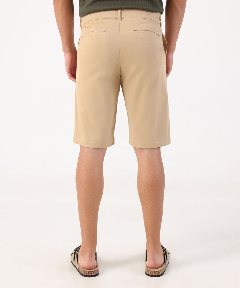 Bermuda Unicolor Con Bolsillos Diagonales 