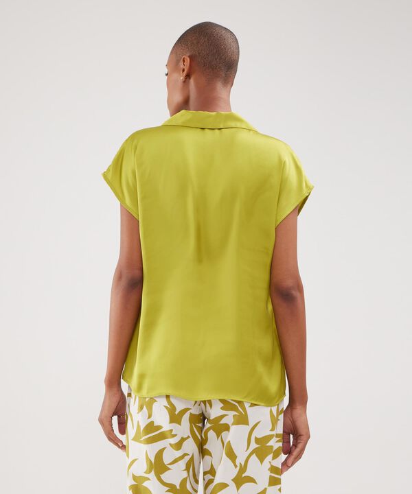 Blusa Manga Corta Corrida Unicolor  En Satin