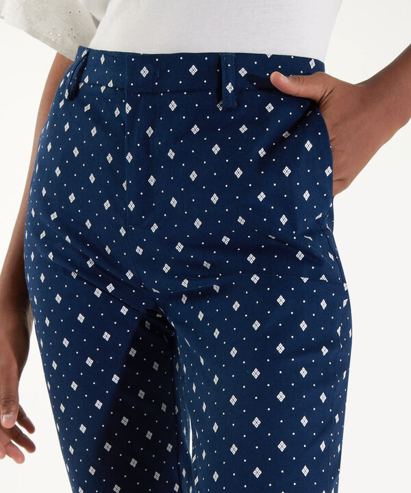 Pantalón Capri Estampado image number null