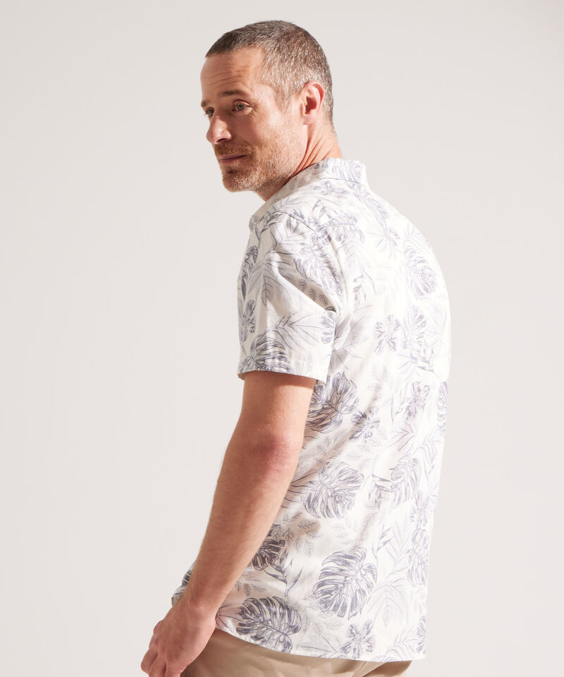 Camisa con Estampado Tropical de Hojas