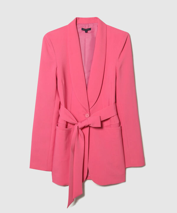 Blazer Unicolor Con Cinturón En Tela Del Cuerpo