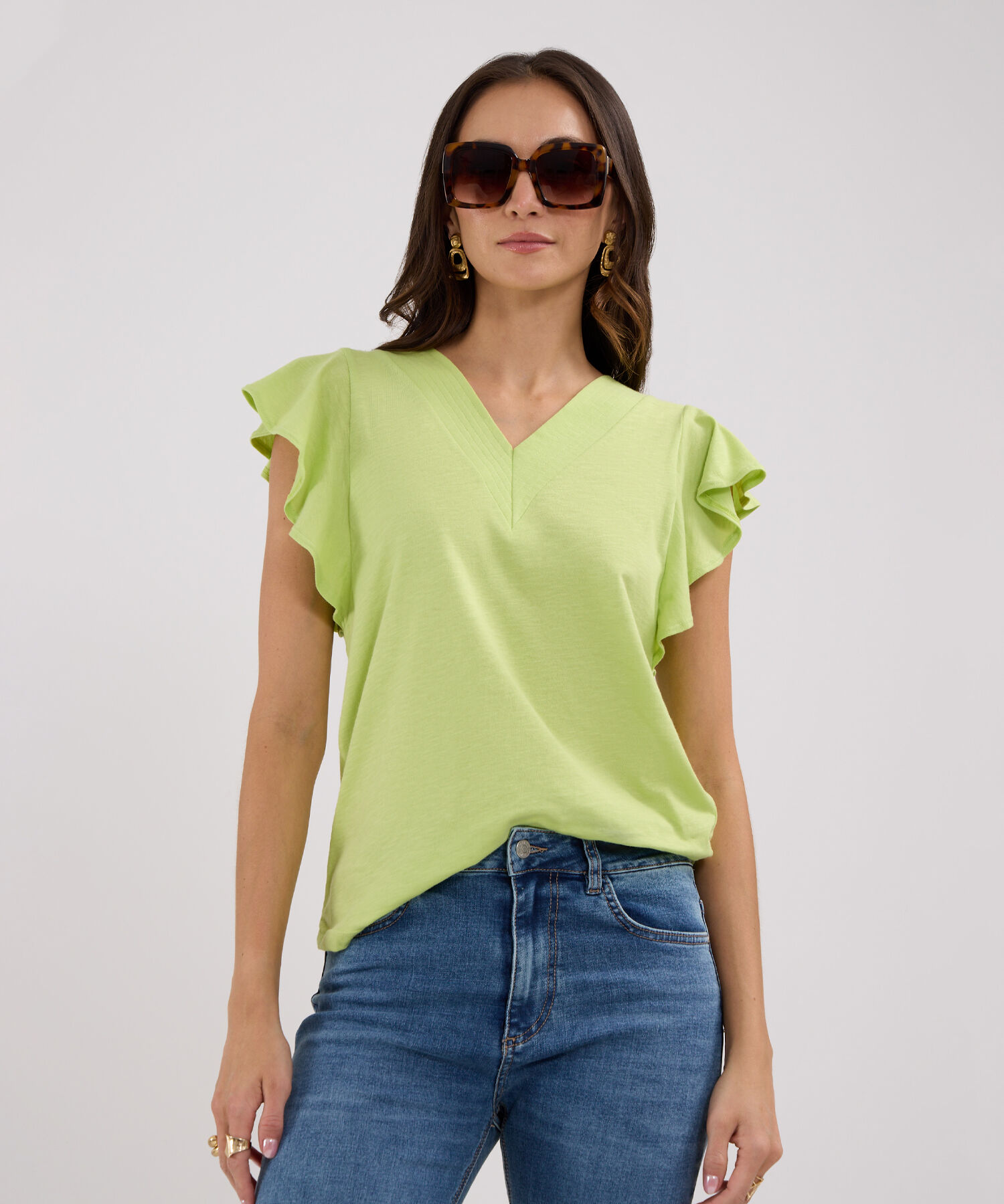 Camiseta Unicolor Manga Corta Con Vuelo, Escote V