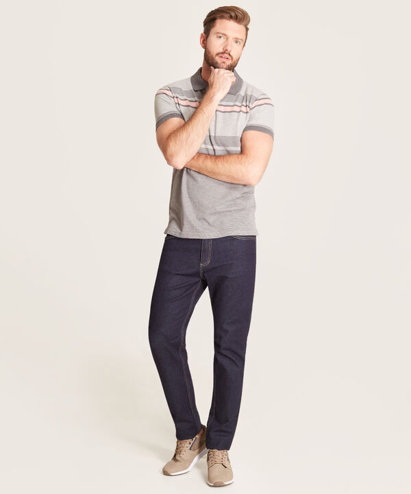 Jeans En Tono Azul Oscuro Con Diseño Clásico  image number null