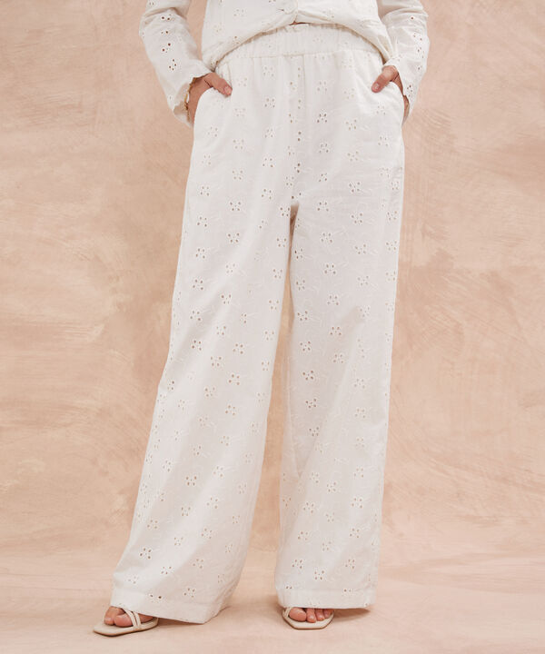 Pantalón Jogger Unicolor En Ojalillo