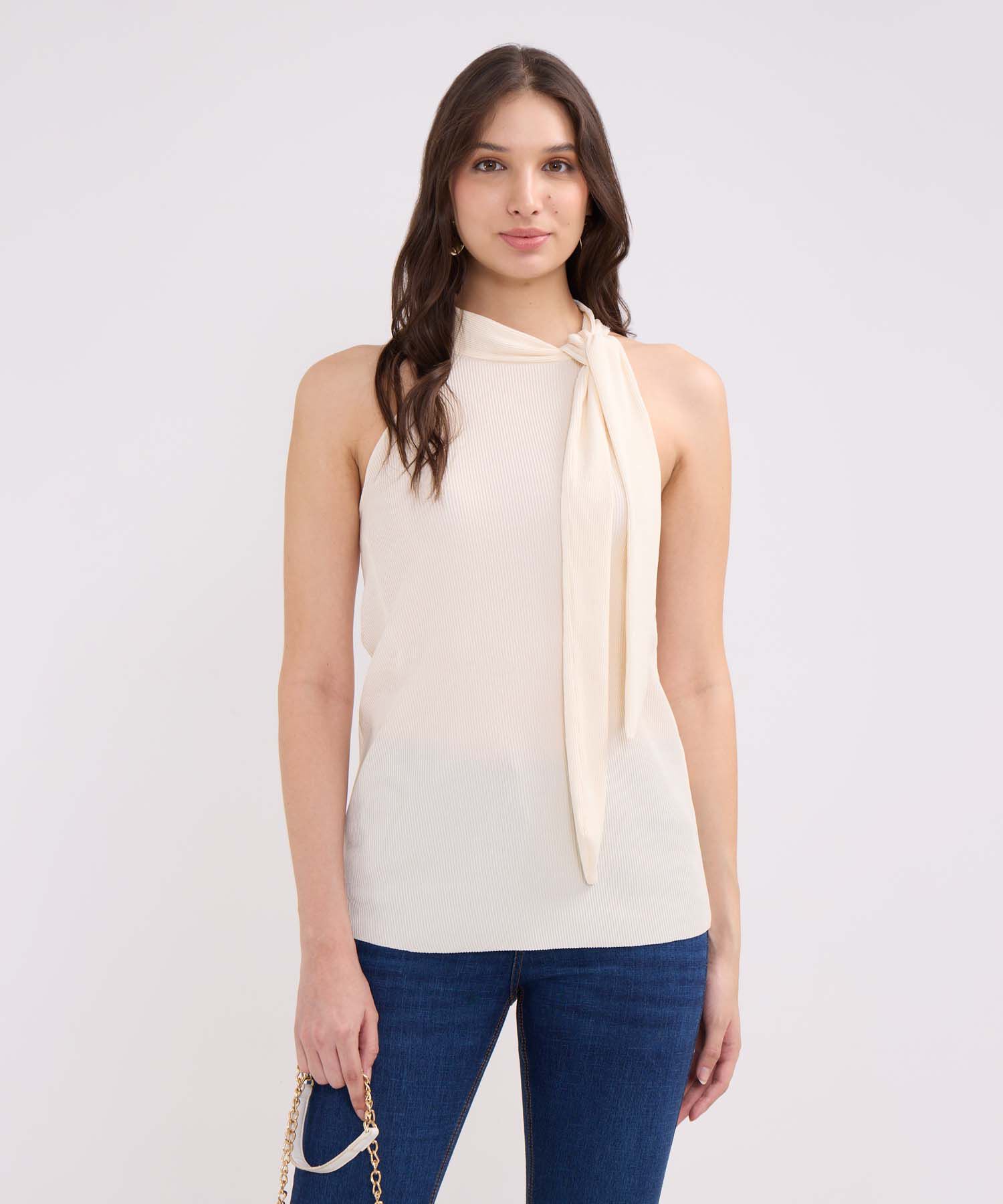 Blusa Unicolor Plizada Con Corbata