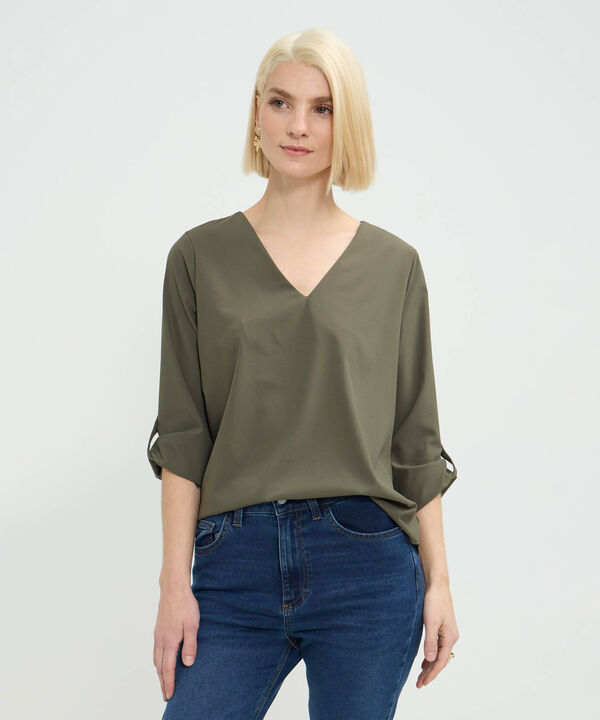 Blusa con Escote en V image number null