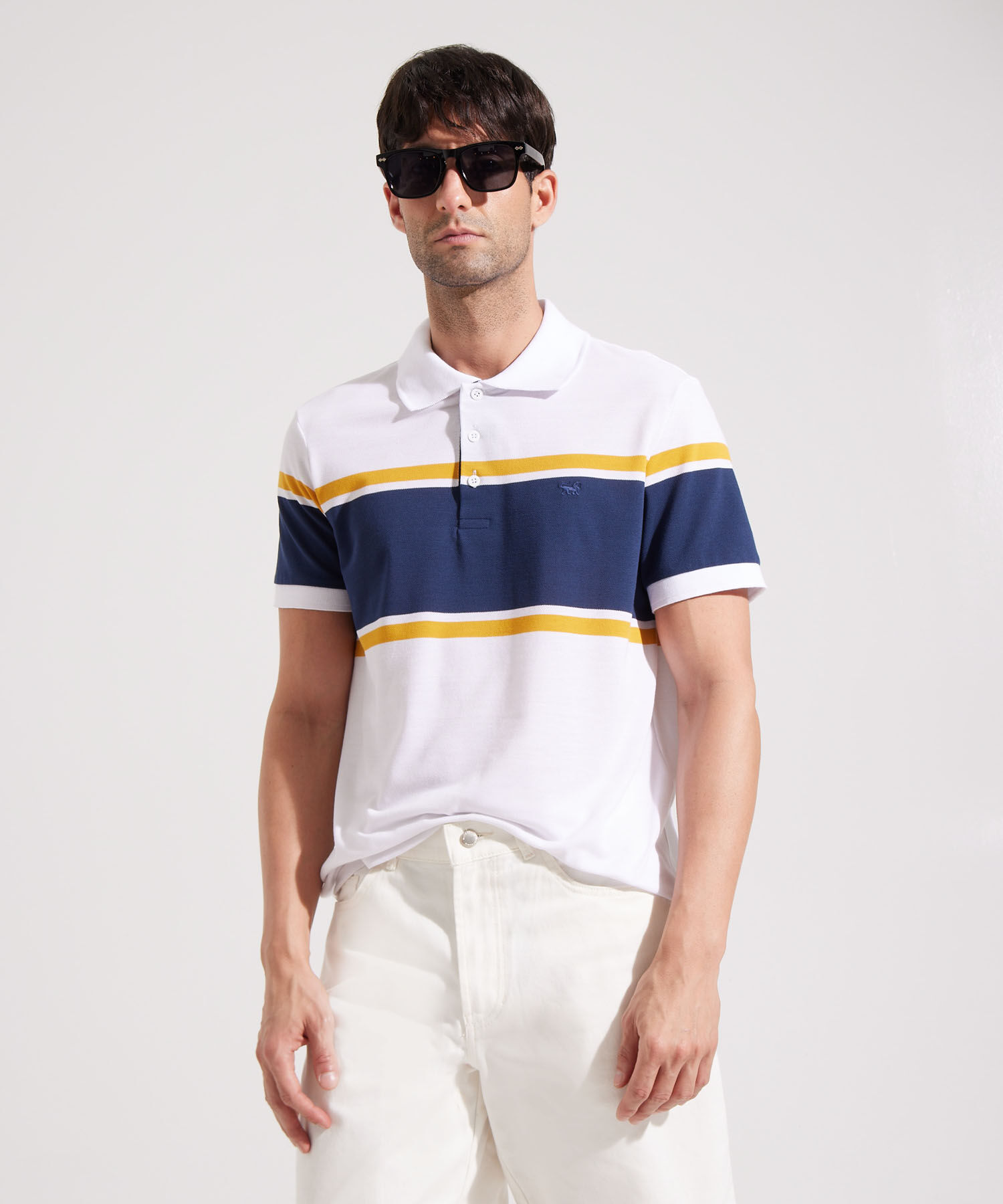 Polo con Diseño de Franjas