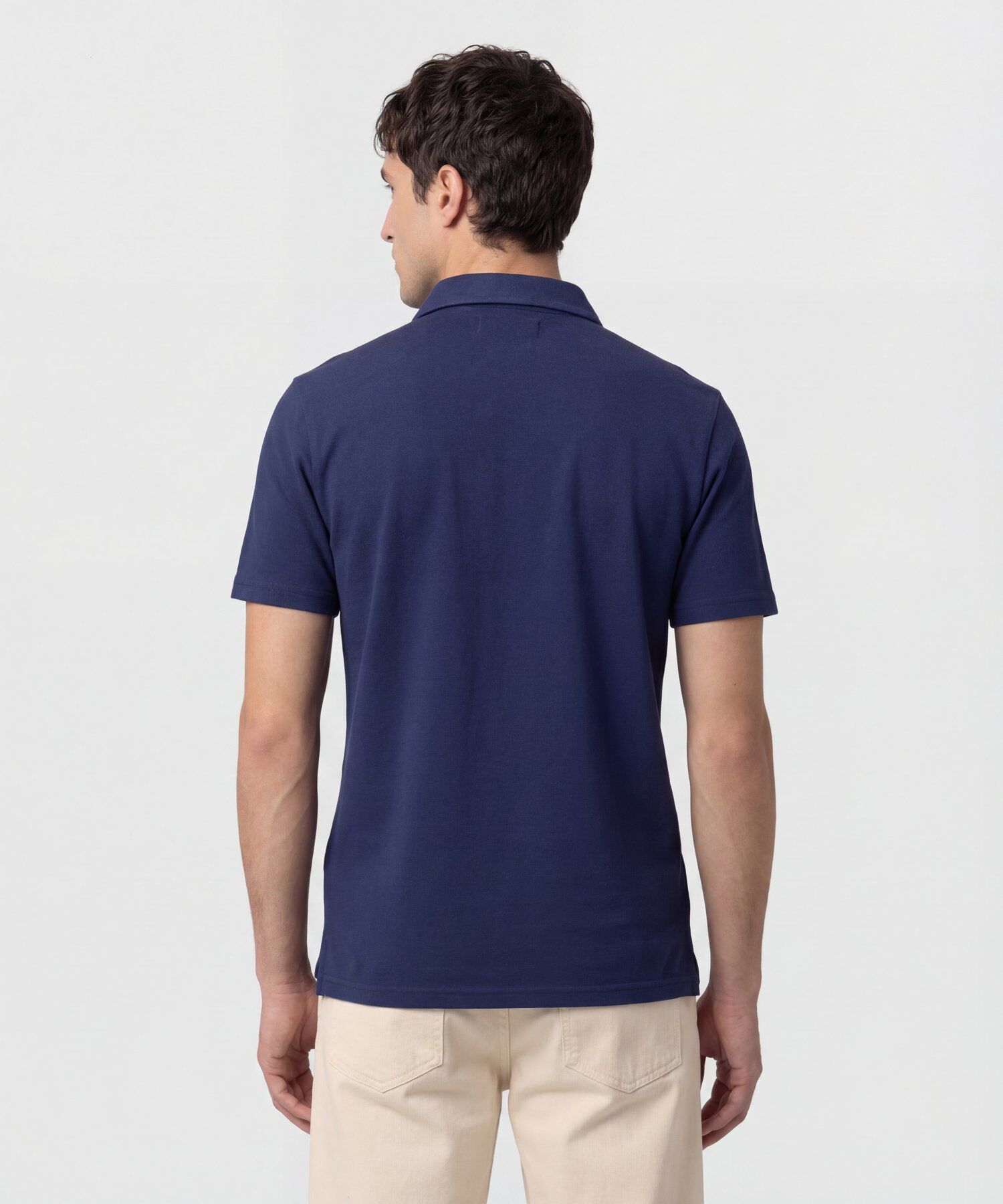 Polo Unicolor, Cuello Duro Con Bolsillo Y Silueta Regular Fit