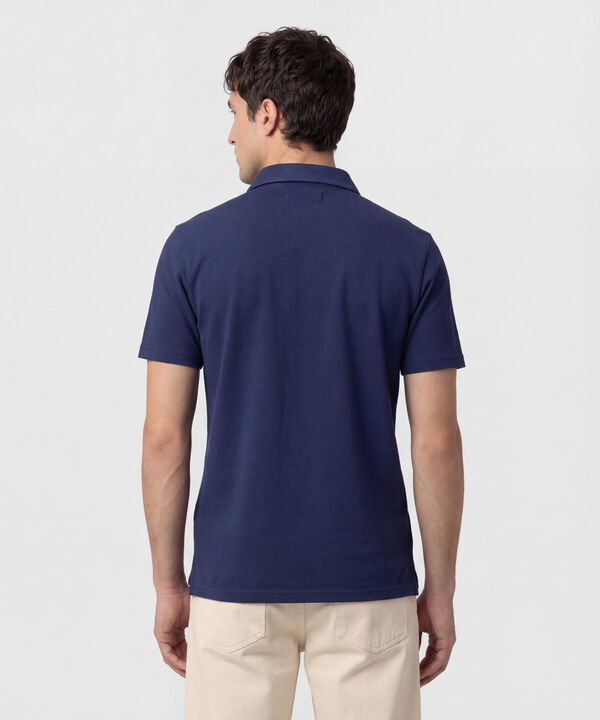 Polo Unicolor, Cuello Duro Con Bolsillo Y Silueta Regular Fit