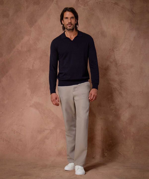 Polo de Tejido Fino con Cuello V Para Hombre image number null