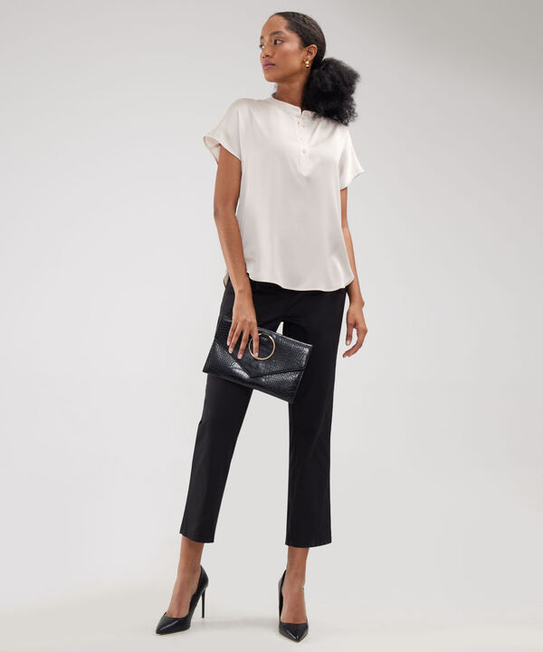 Blusa Unicolor Con Media Pechera