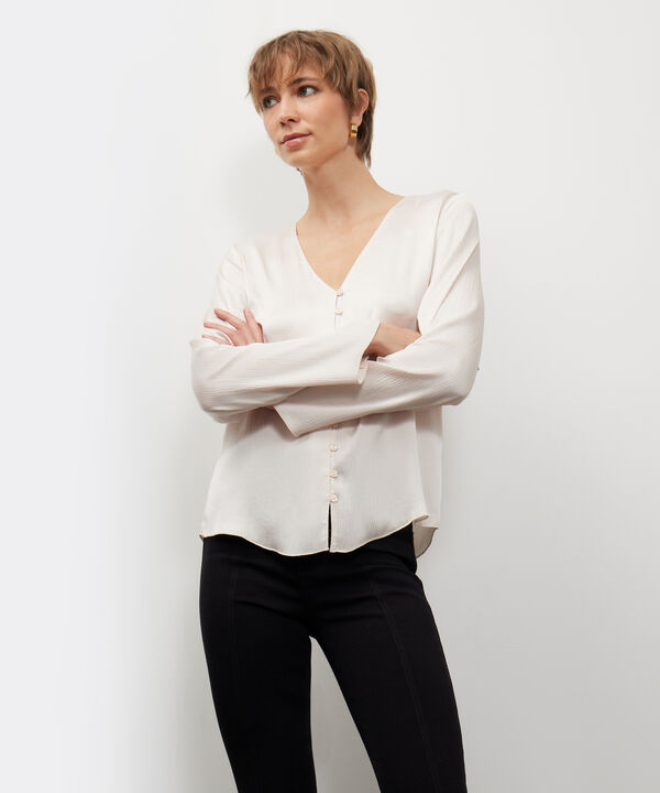 Blusa Unicolor Texturizada Con Botones image number null