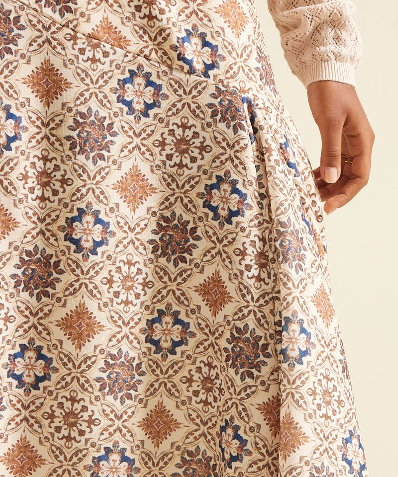 Falda Estampada Con Nesgas