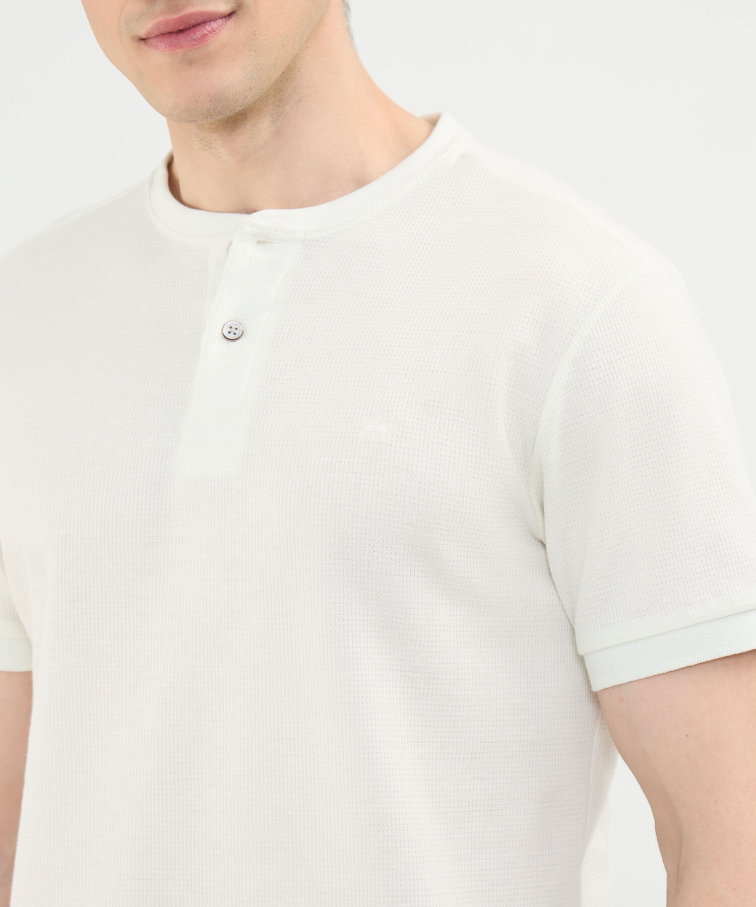 Cuello Camiseta Henley