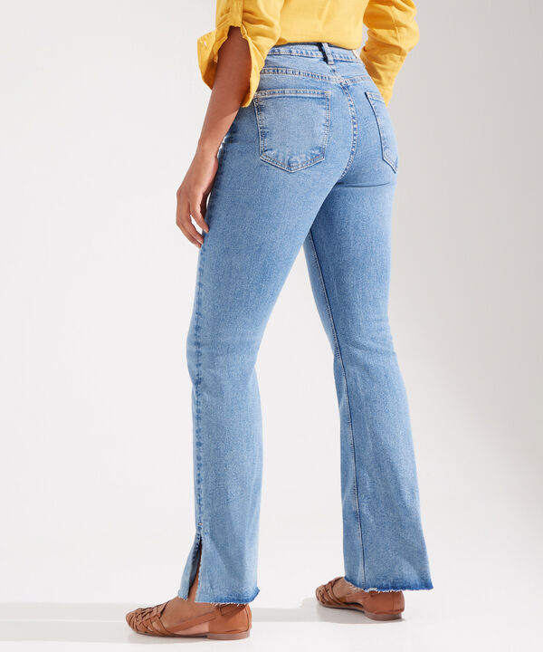Jean Boot Cut con Aberturas