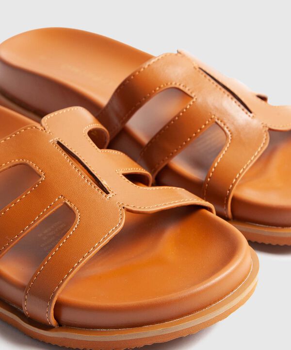 Sandalias image number null