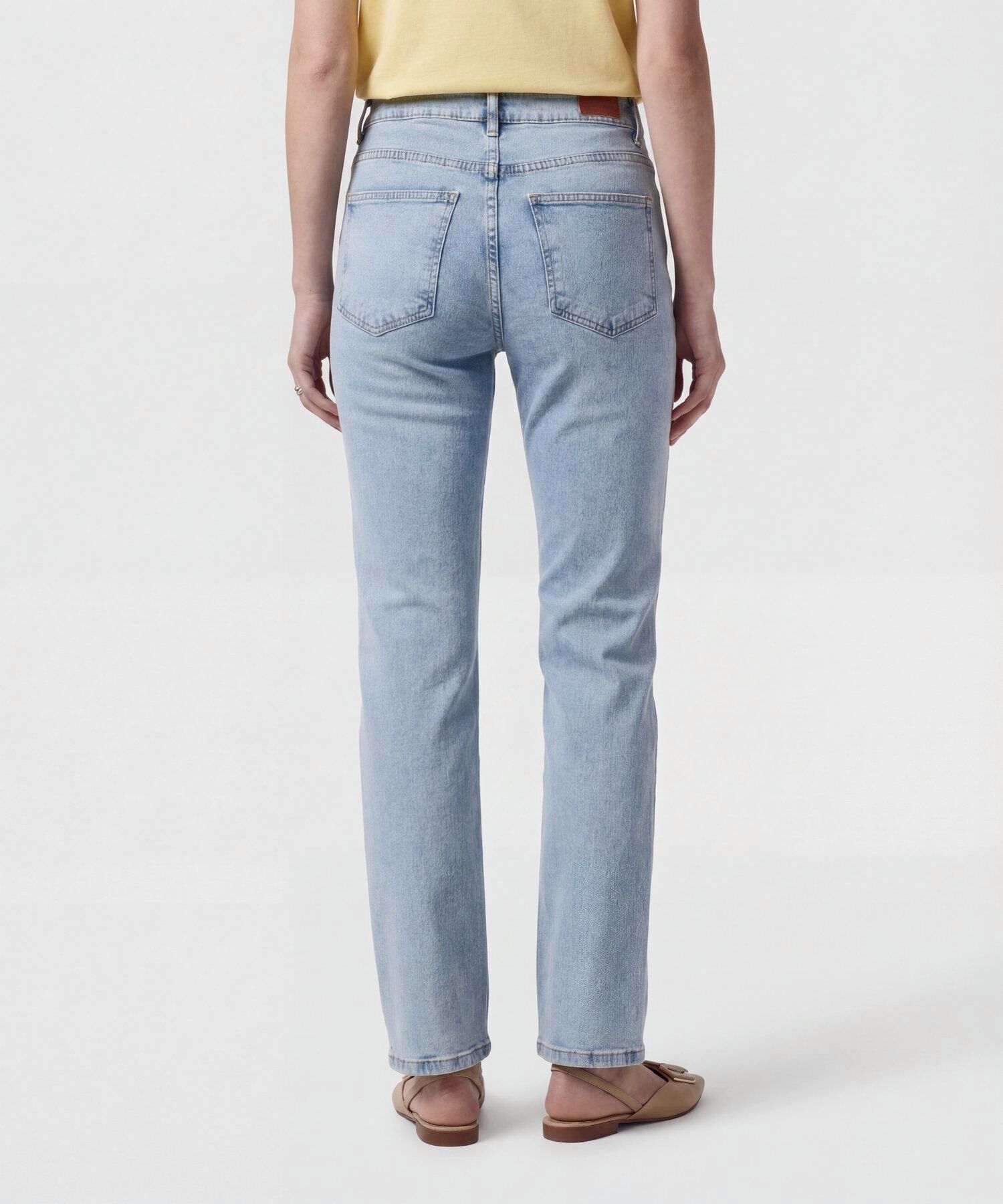 Jeans Rectos Cl&aacute;sicos Tiro Alto Mujer