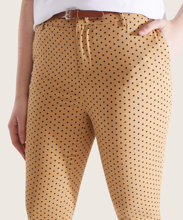Pantalon Chino Estampado Con Cinturón image number null